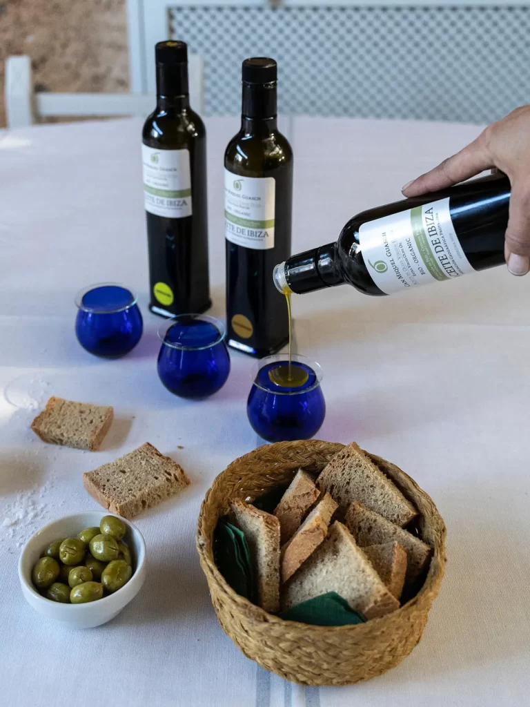 aceites1 Extra Virgin Olive Oil Tasting Can Miquel Guasch