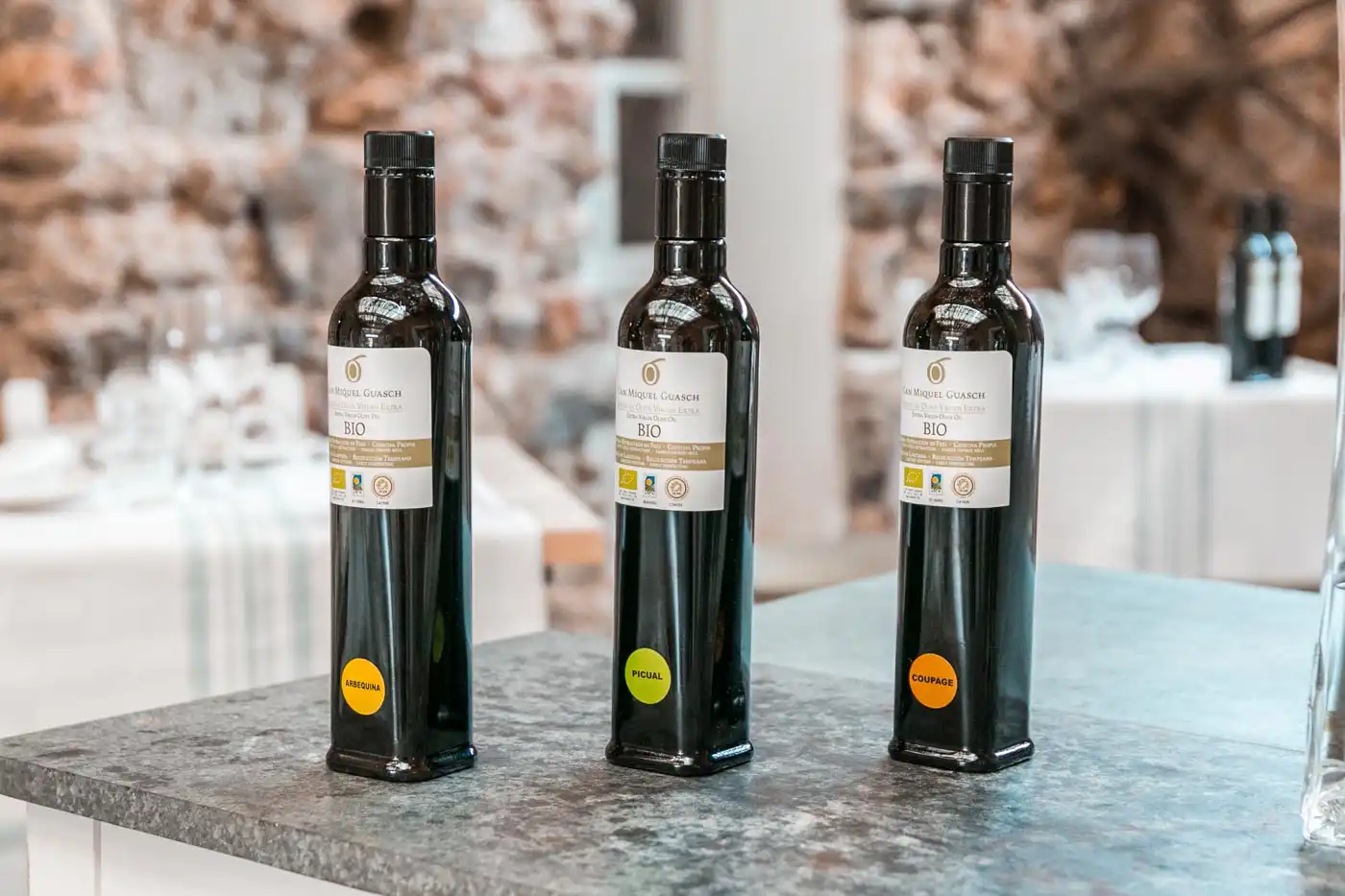 lostresaceitesSesEscoles Detail selection of oils Can Miquel Guasch